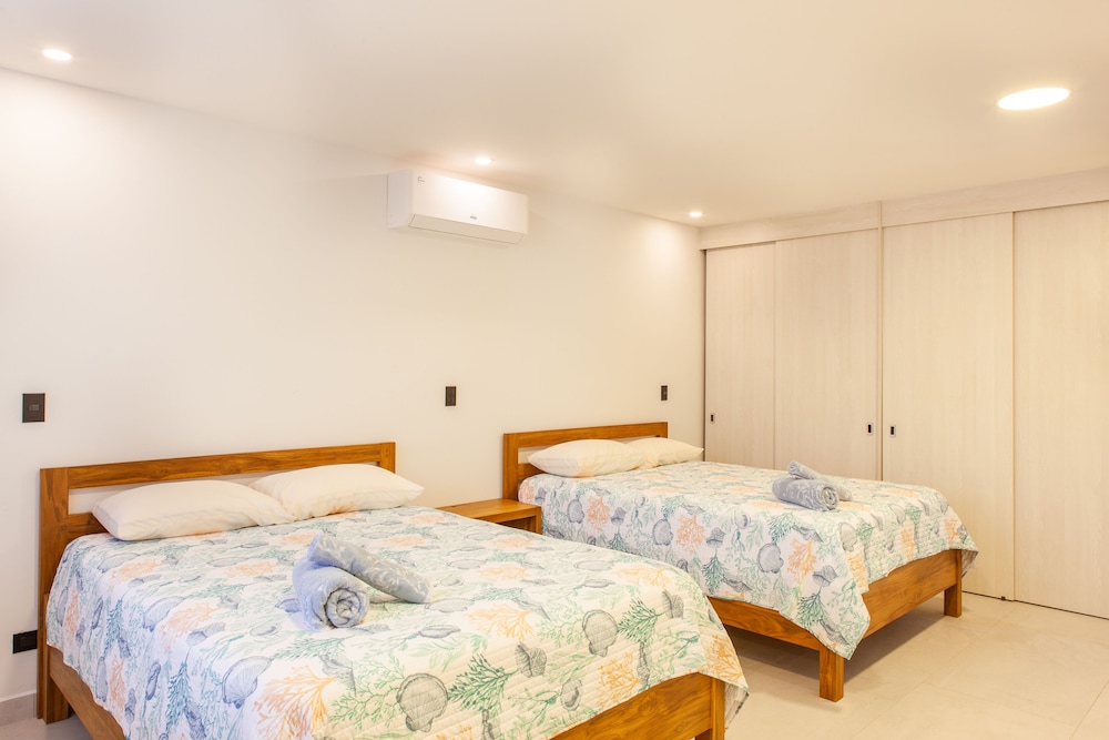 Deluxe House, 2 Bedrooms photo 2