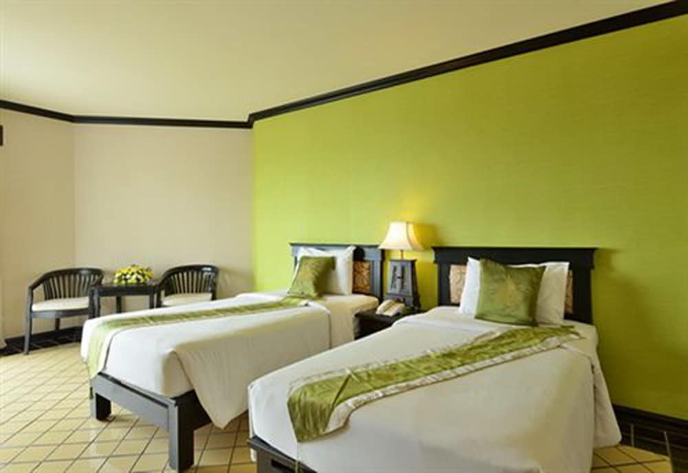 Deluxe Room - Photo 11