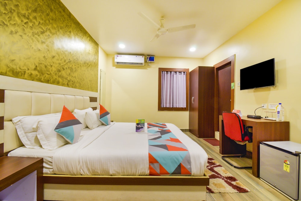 Premium Room, 1 King Bed photo 2