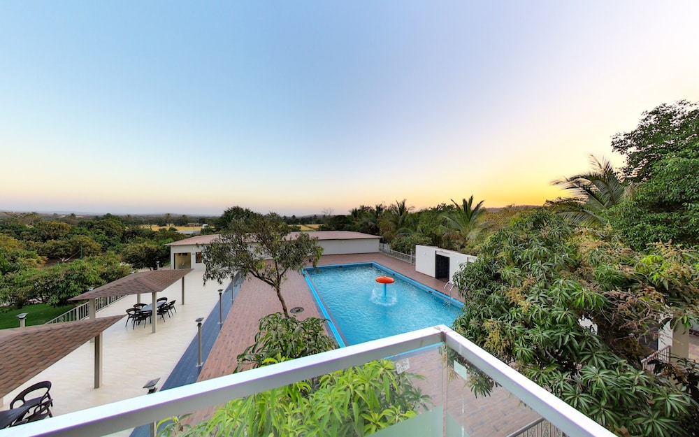 Luxury Room, Balcony - Photo 8