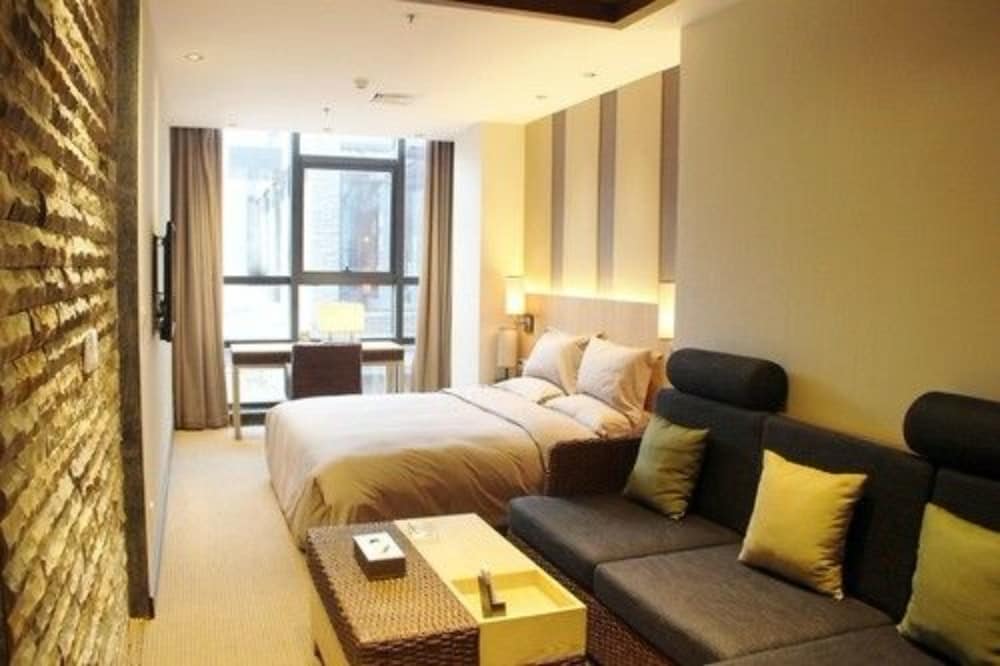 Business King Room