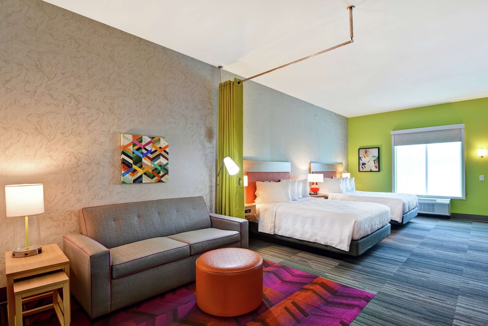 Studio, 2 Queen Beds, Accessible (Roll-In Shower, Mobility & Hearing) photo 2