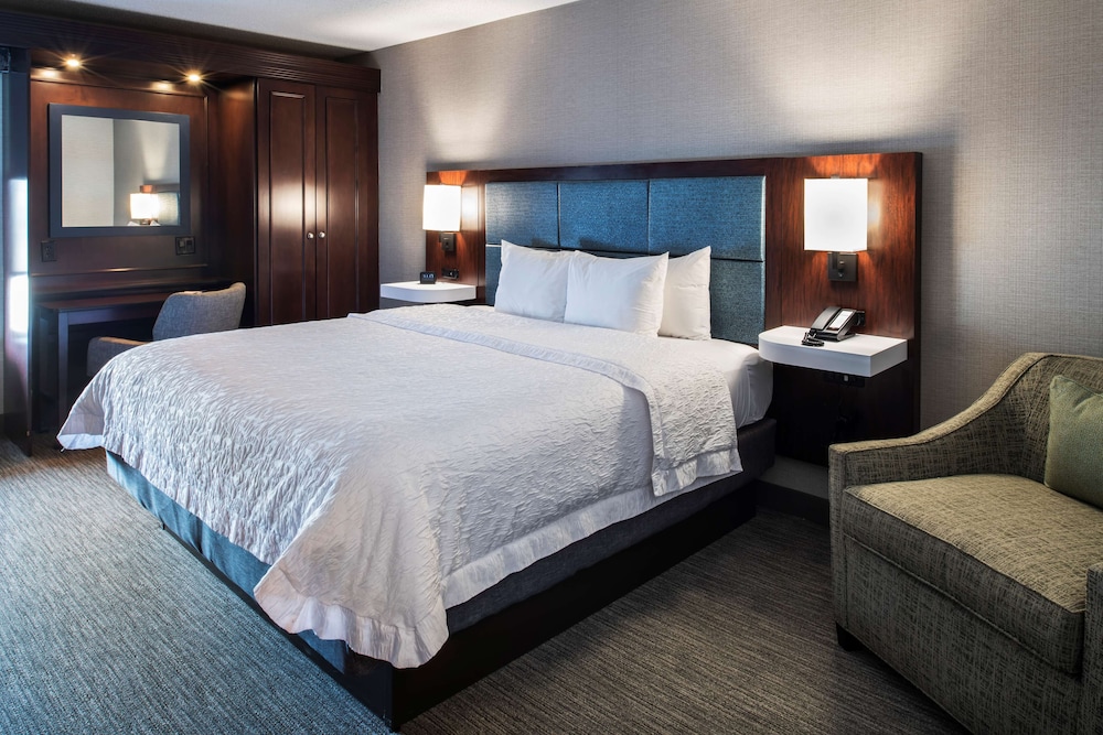 Room, 1 King Bed, Non Smoking - Photo 2