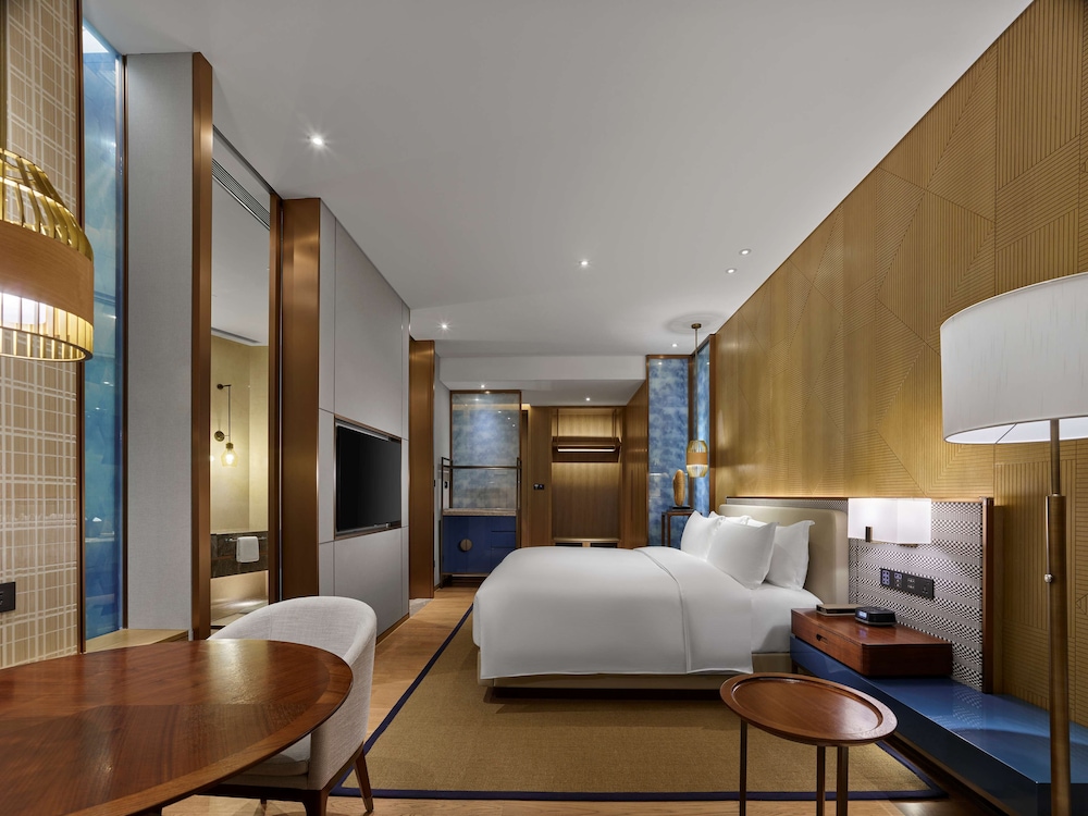 DELUXE KING ROOM - Photo 2