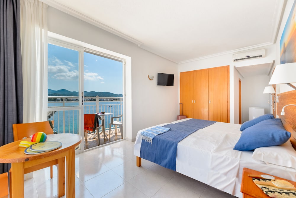 Double Room (3 Adults) - Photo 1