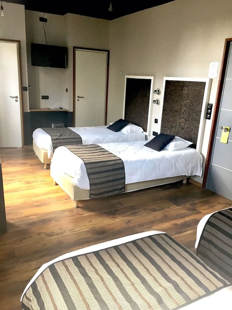 Standard Quadruple Room photo 3