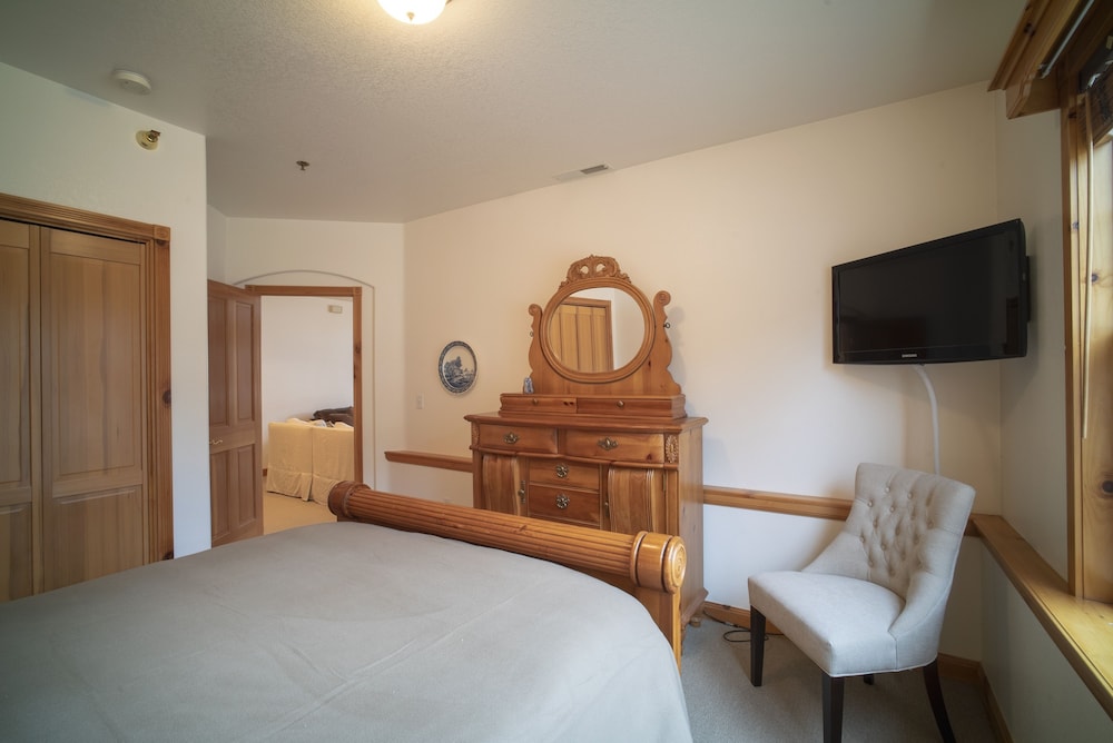 Townhome, 3 Bedrooms photo 2