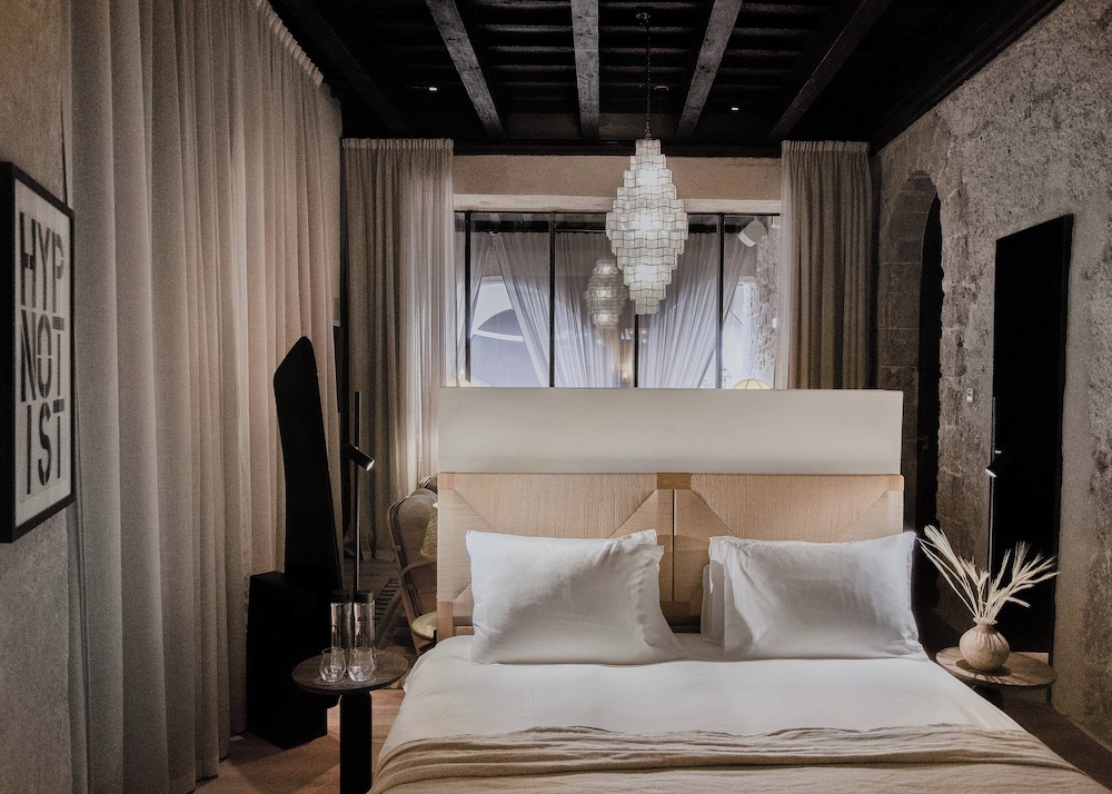Suite (Courtyard)