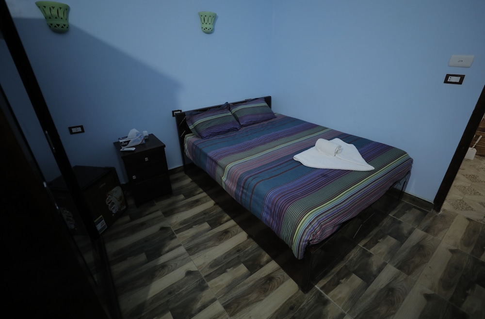 Double Room, 1 King Bed, River View photo 3