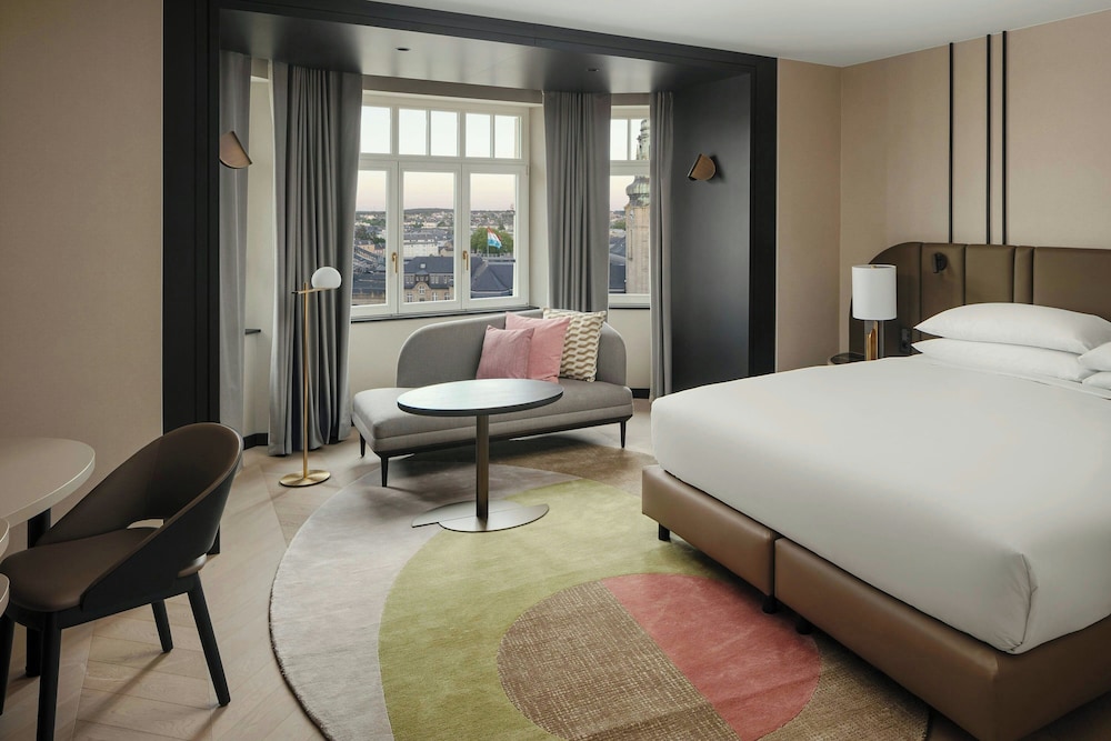 Junior Room, 1 King Bed photo 1
