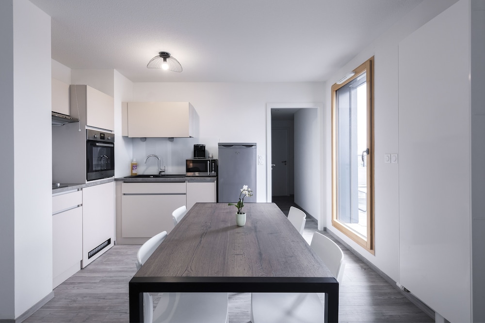 Apartment, 2 Bedrooms, Terrace - Photo 12