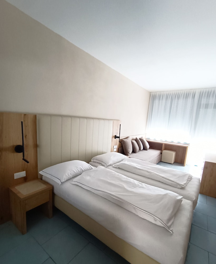 Superio Double Room with extra bed - Photo 5