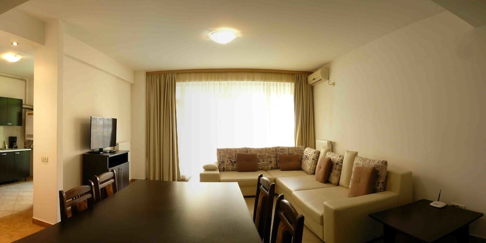 Grand Apartment