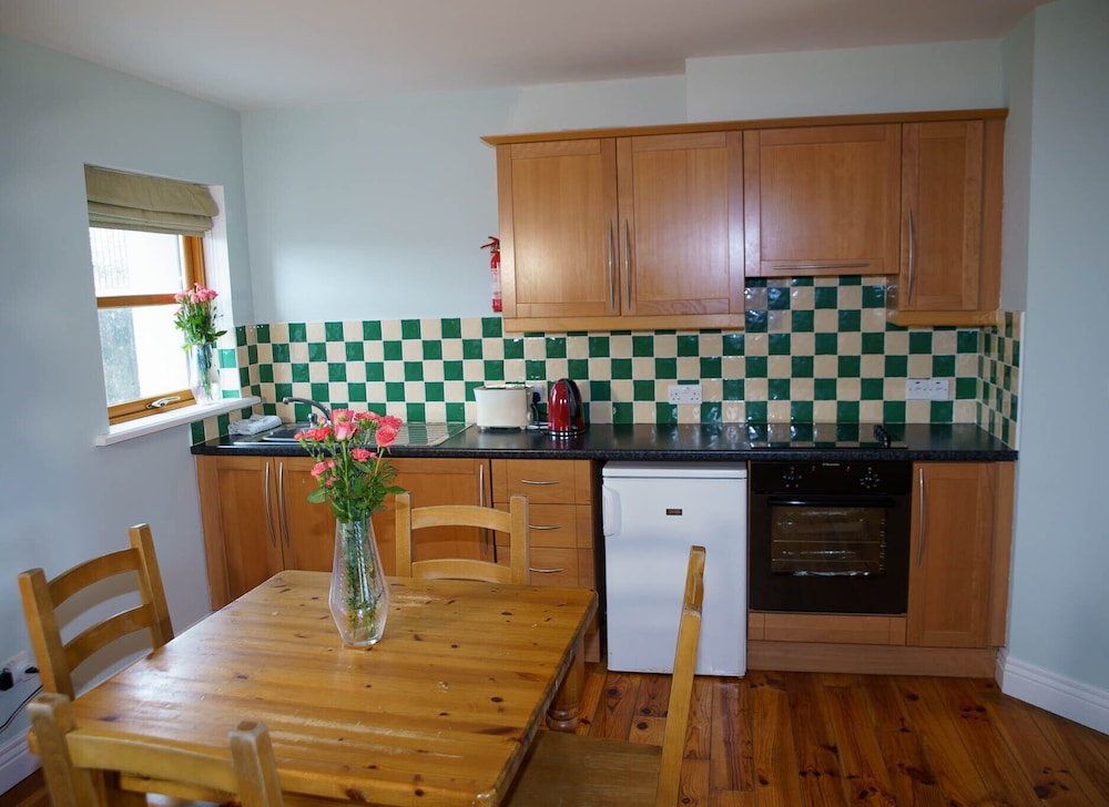 House,  2 Bedrooms - Sleeps 4