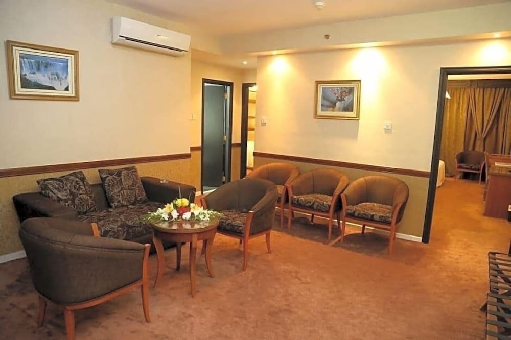 Executive Suite photo 2