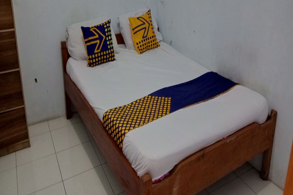 Economy Double Room photo 2