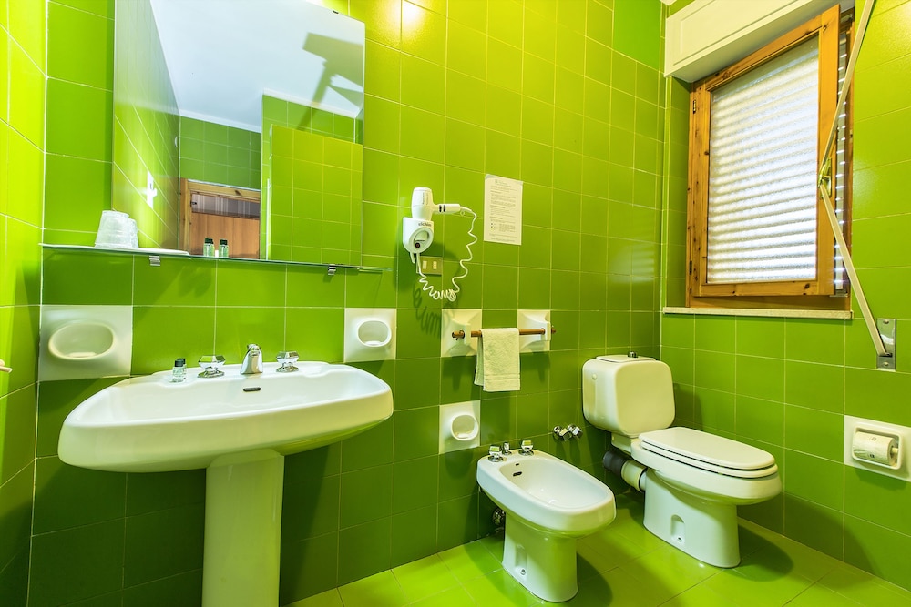 Double or Twin Room - Photo 8