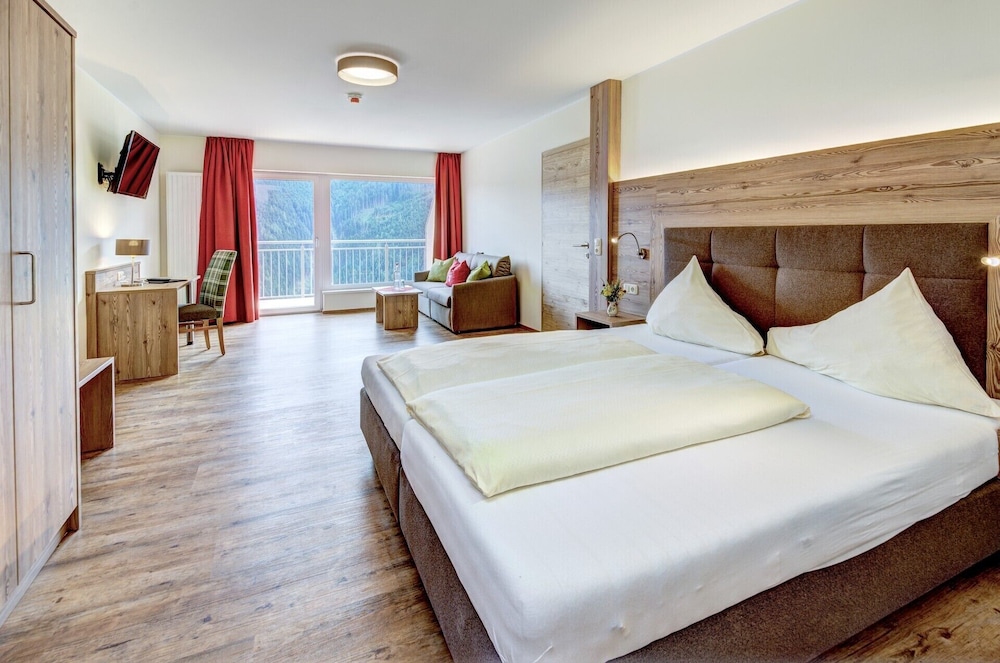 Double Room, 1 Bedroom, Balcony, Lakeside photo 1