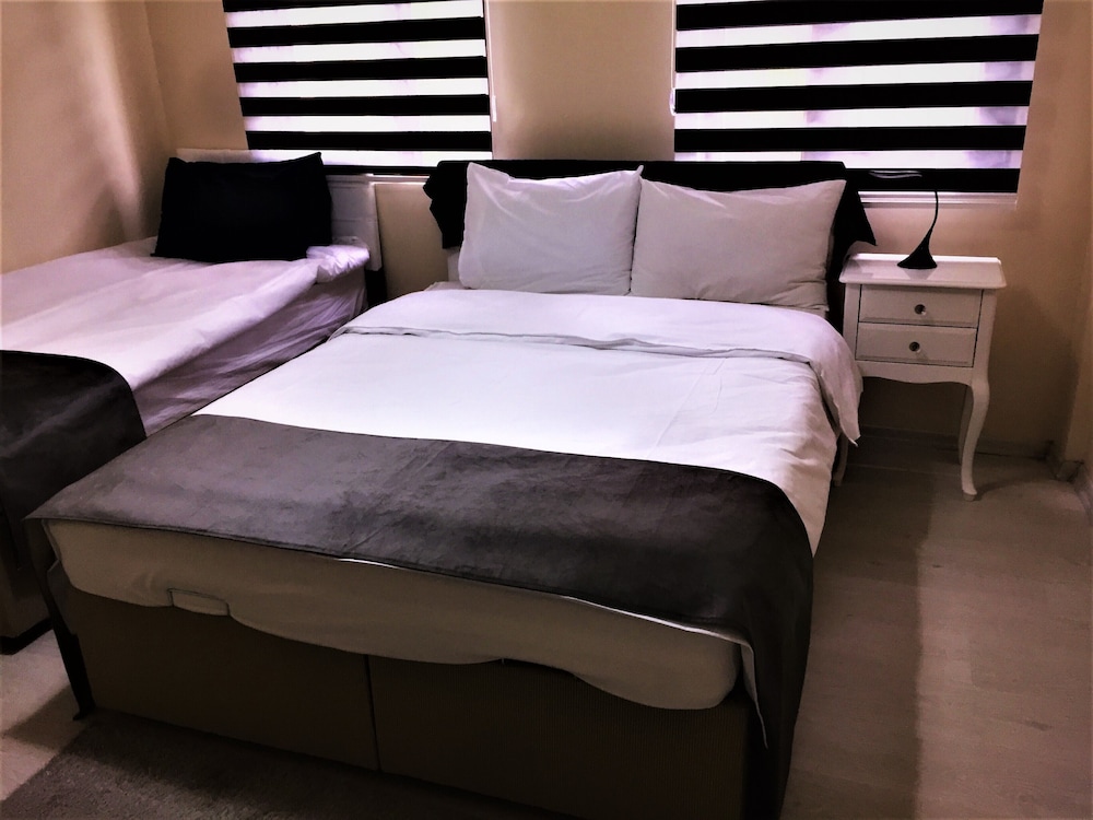 Basic Apartment photo 2