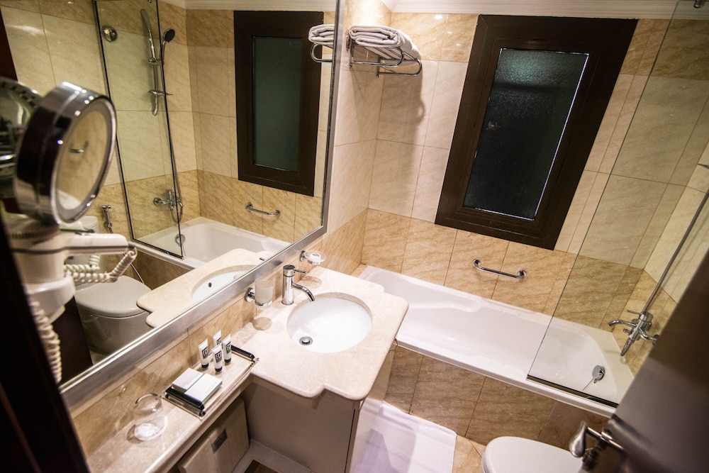 Two-Bedrooms Apartment City View, Free Shuttle Beach Transfer, Next to Metro Station photo 3