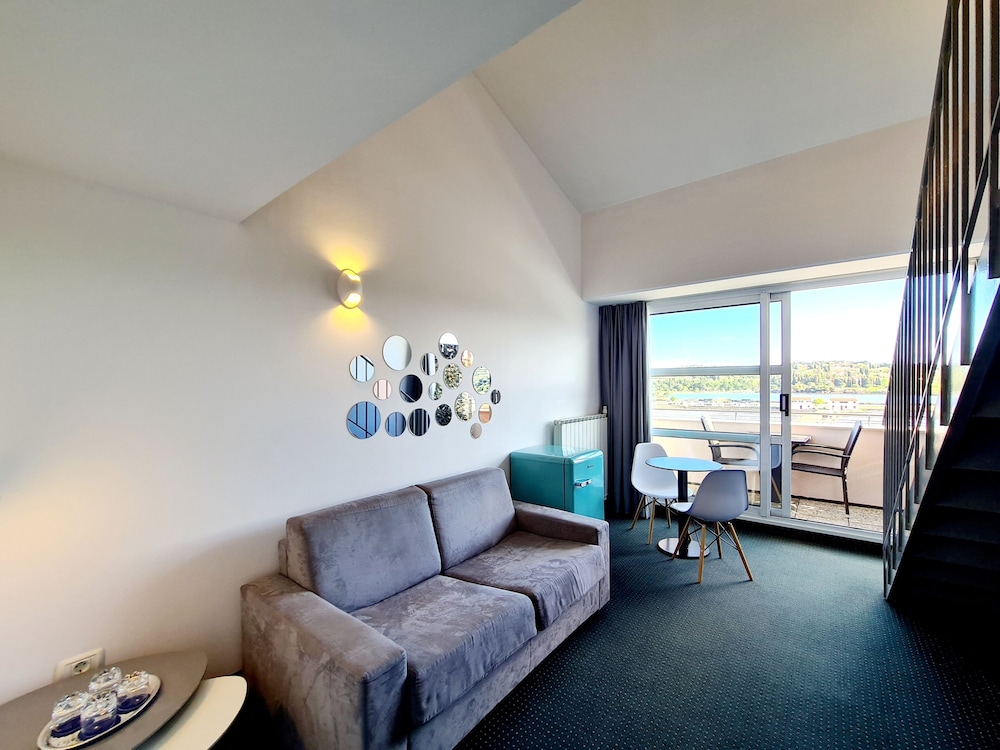 Studio Suite, Balcony, Sea View photo 3
