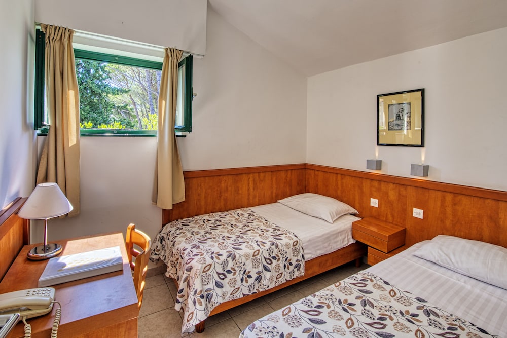 Standard Apartment for 5 Persons photo 2