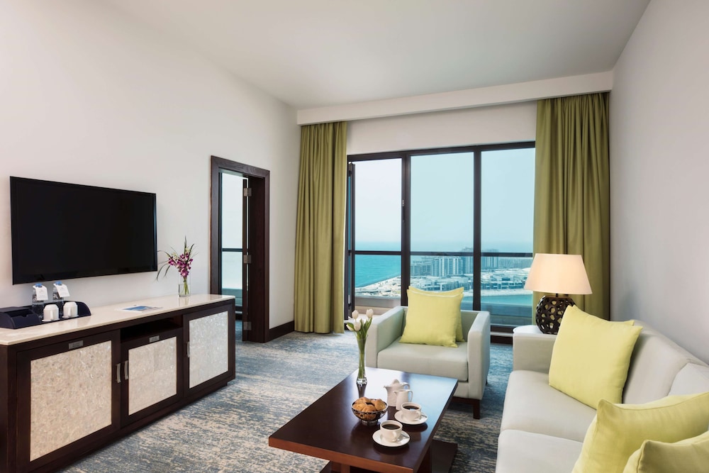 Family Suite, 1 Bedroom, Balcony (Ain Dubai View-Coral Lounge Access) photo 2