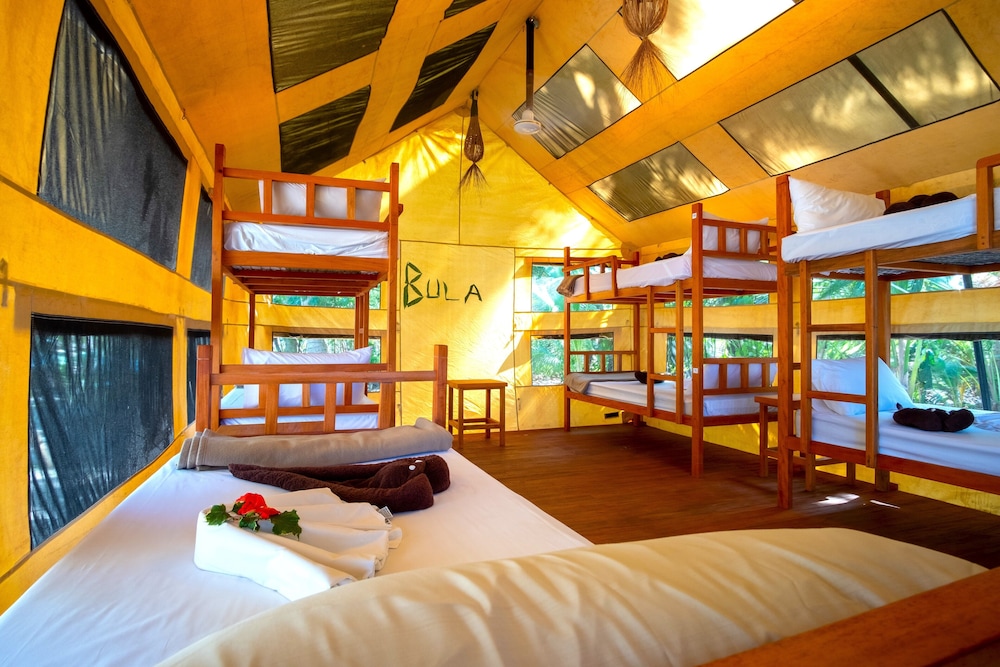 VAI (Manta Ray) Beach Dorm Girls Only photo 3