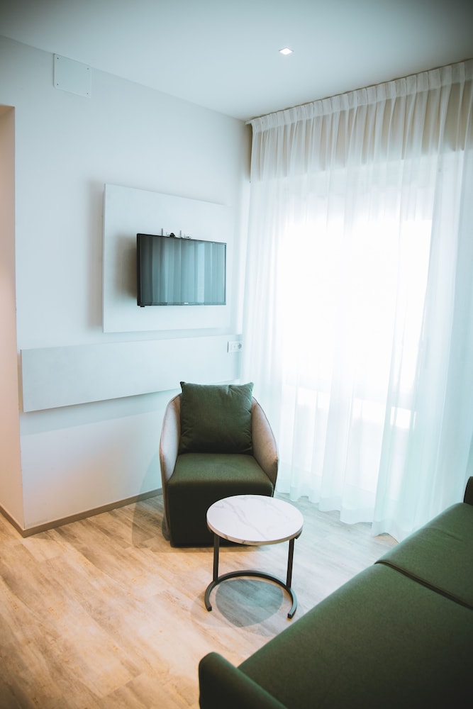 Deluxe Suite photo 3