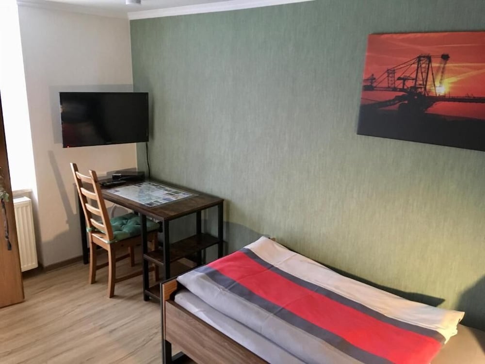 Single Room photo 2