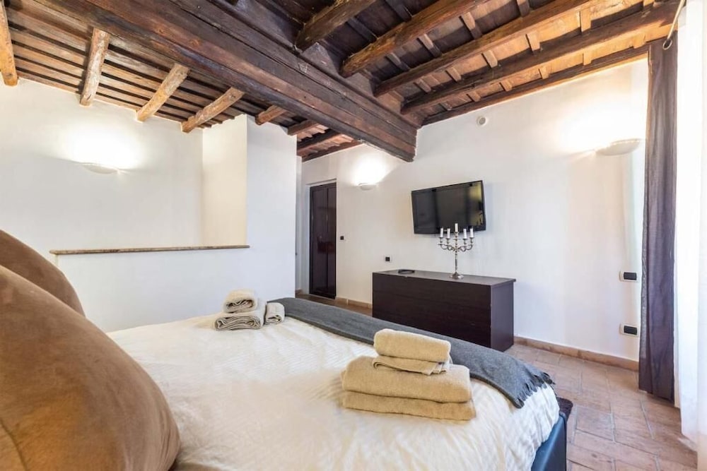 Duplex Apartment - Separate Building photo 3