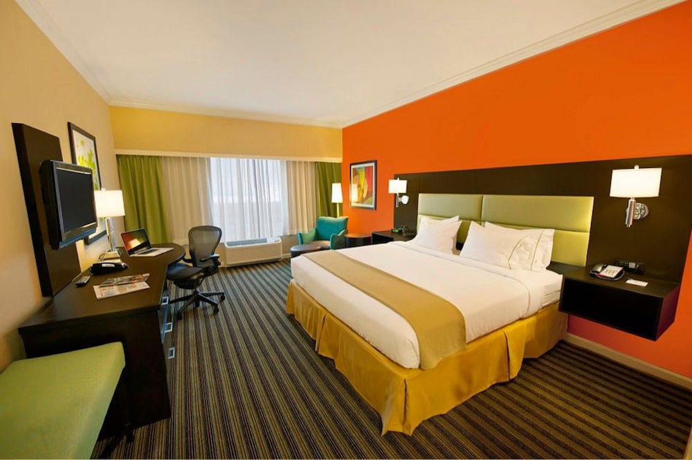Standard Room, 1 King Bed, Accessible, Non Smoking (Communications) photo 1