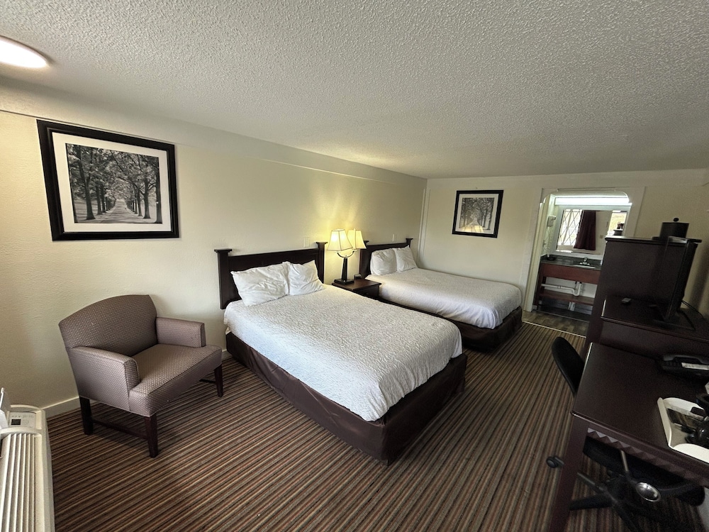 Room, 2 Double Beds, Smoking photo 1