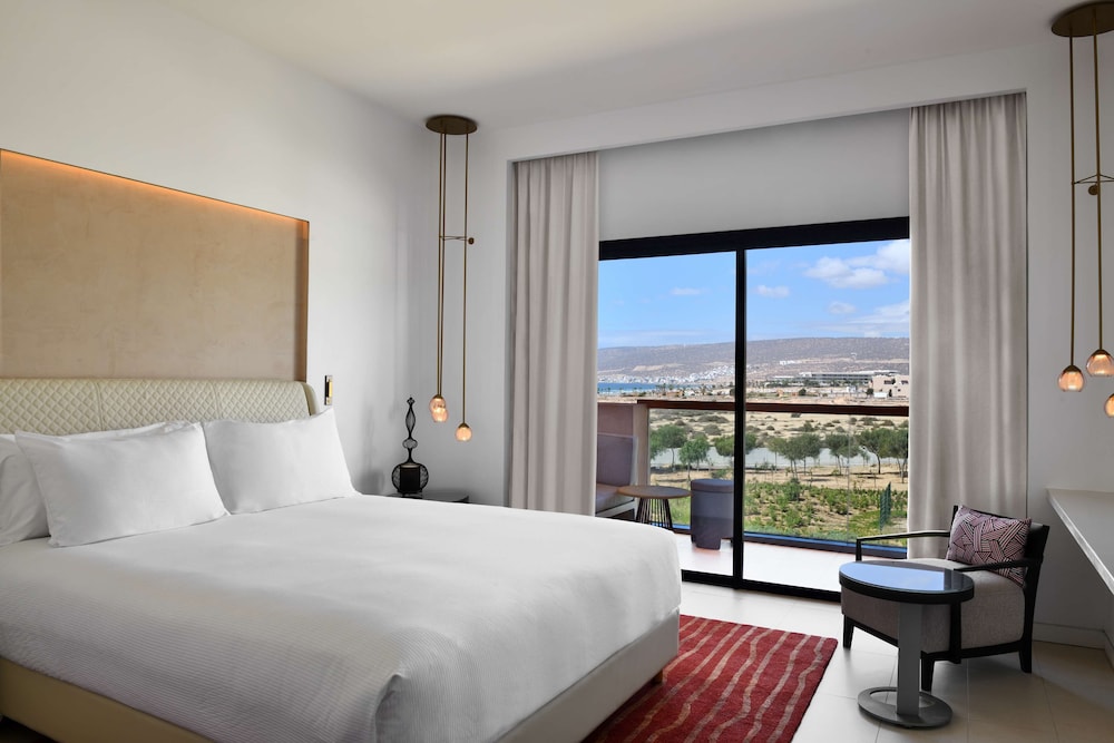 Family Room, 1 King Bed, Bay View