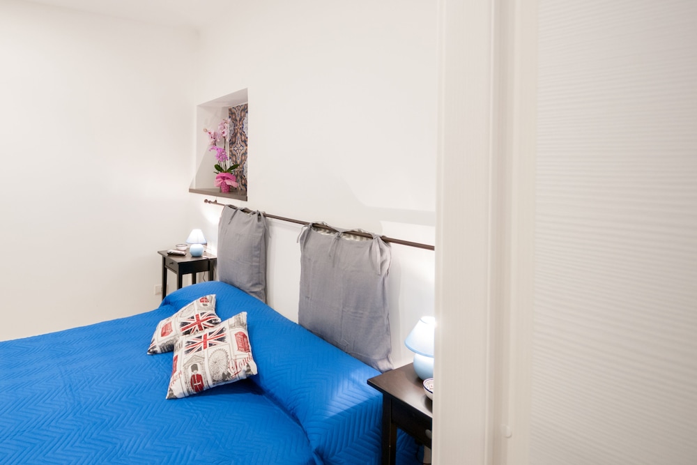 Classic Double Room, Ensuite (Cassaro) photo 3