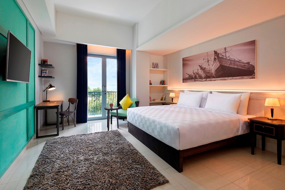 Executive Suite - Photo 1