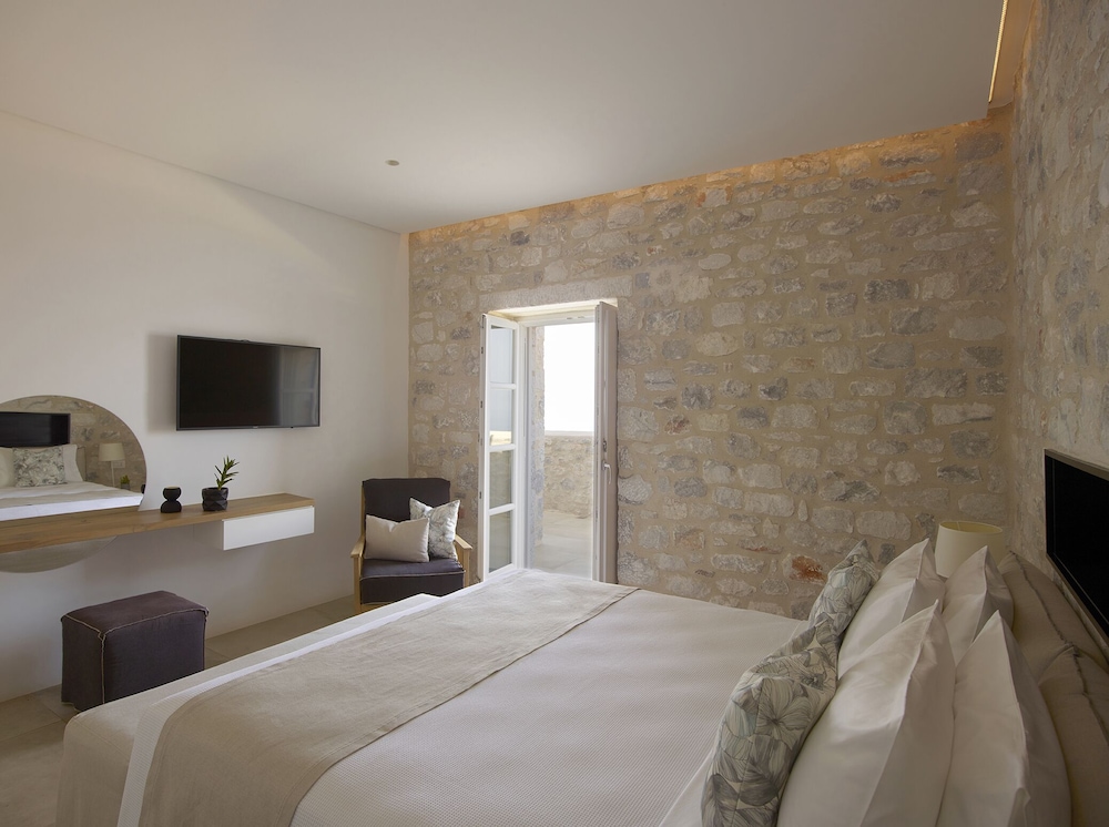 Superior Suite, 1 Bedroom, Hot Tub, Sea View