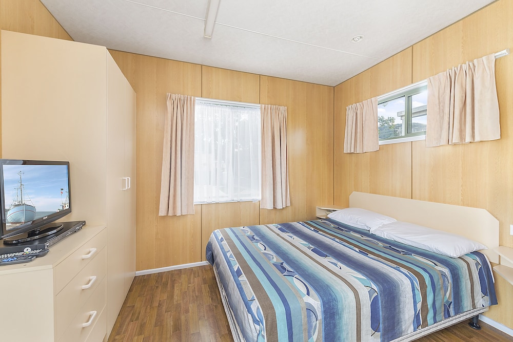 Standard Ensuite Cabin - Bring your own linen and blankets photo 1