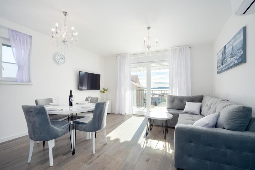 Apartment, 2 Bedrooms, Balcony, City View