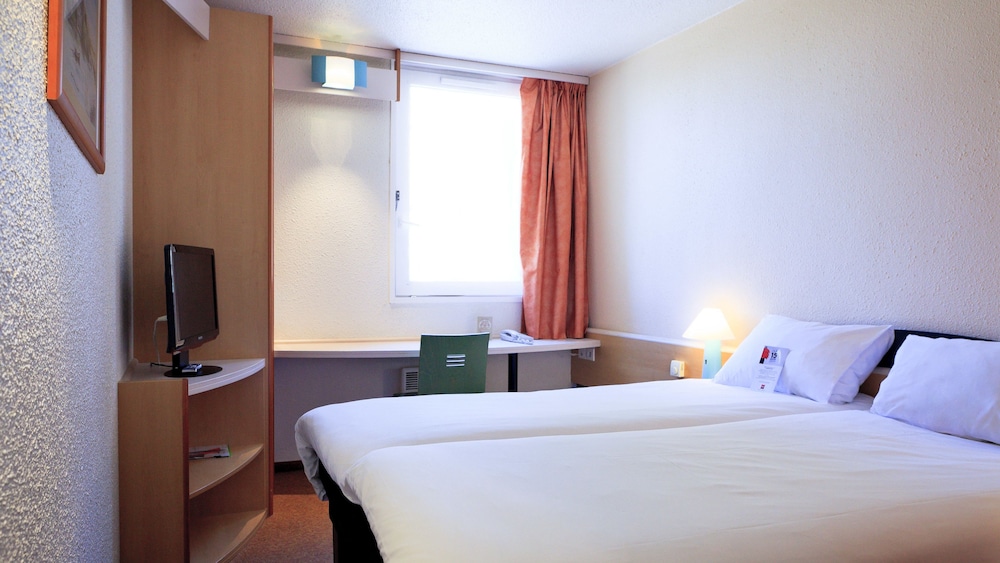 Standard Room, 2 Twin Beds - Photo 5