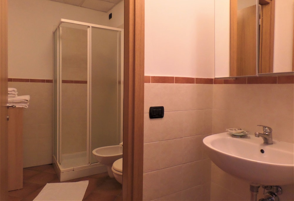 Basic Room photo 3