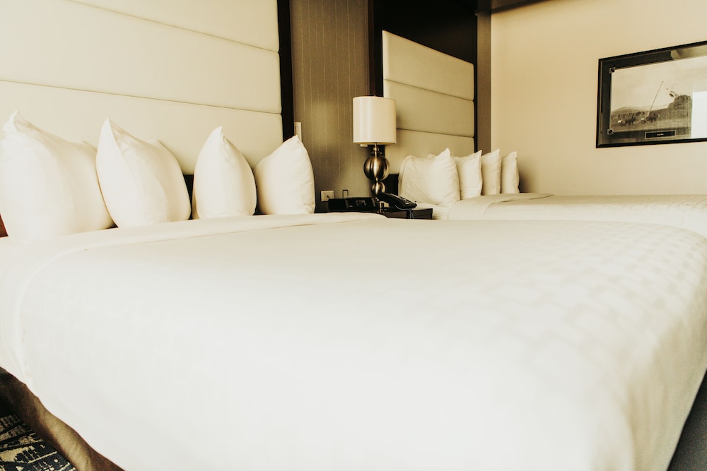 Deluxe Room, 2 Queen Beds photo 1