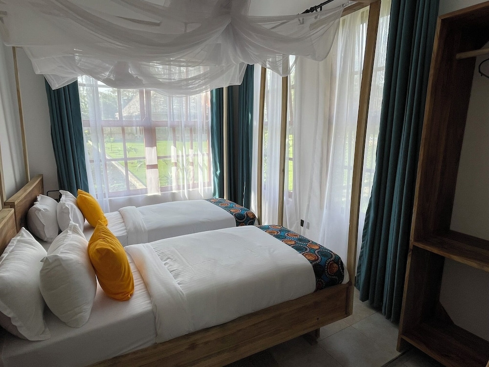 Luxury Villa, Lanai, Pool View (9)
