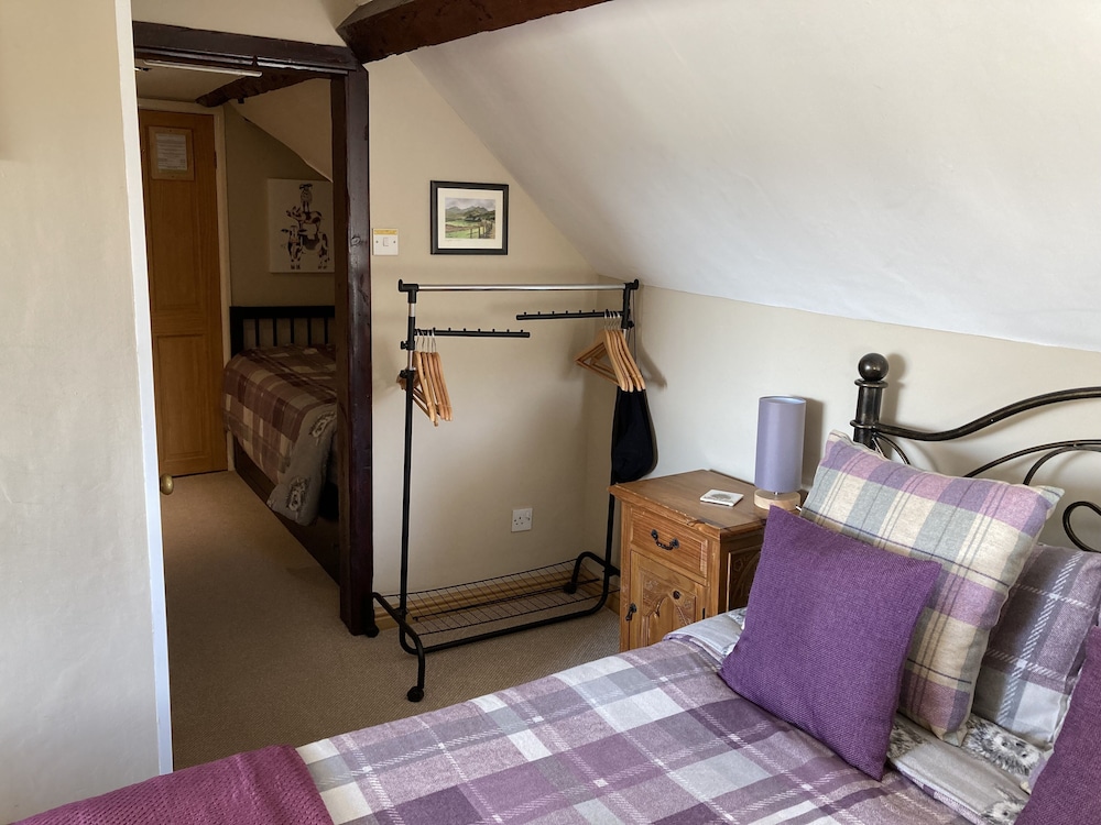 Double or Twin Room, Ensuite photo 2