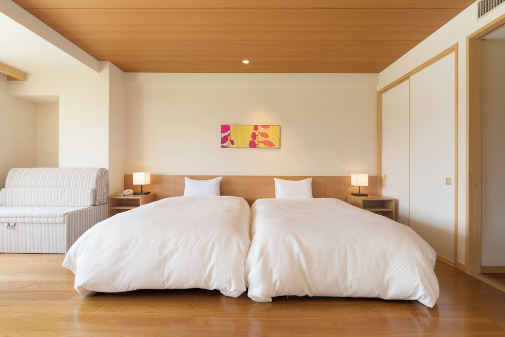 Connecting Japanese Western Room with Ocean View - Non-Smoking - Photo 4