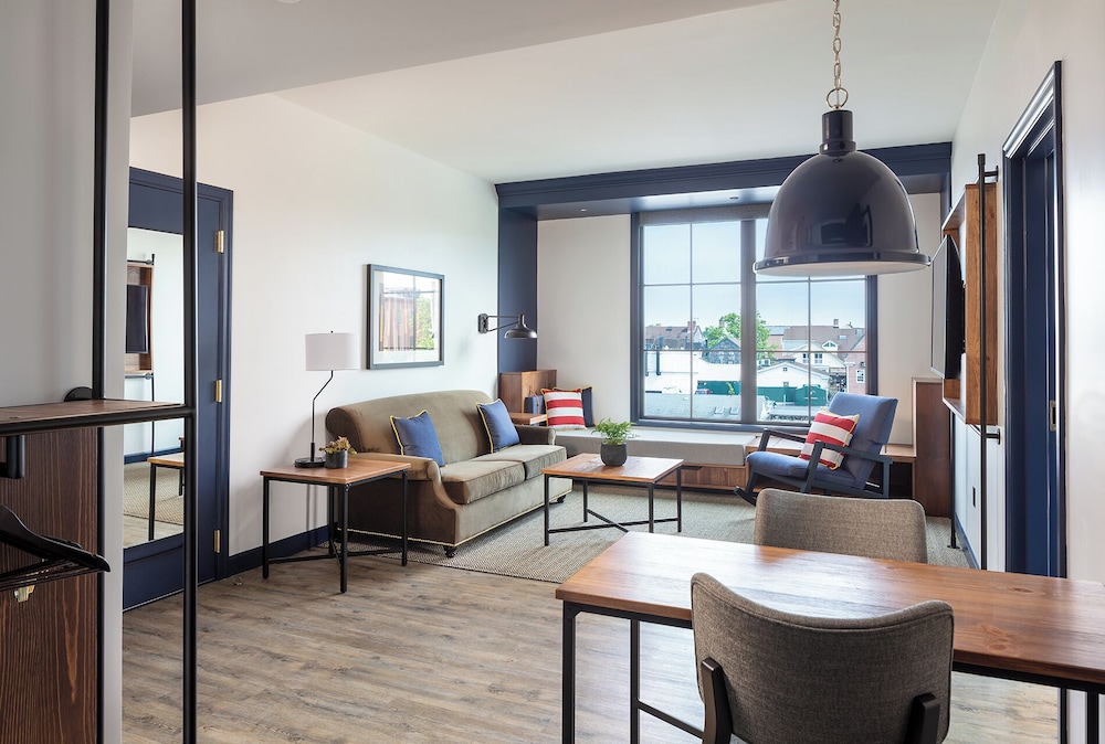 Suite, Mobility Accessible photo 2