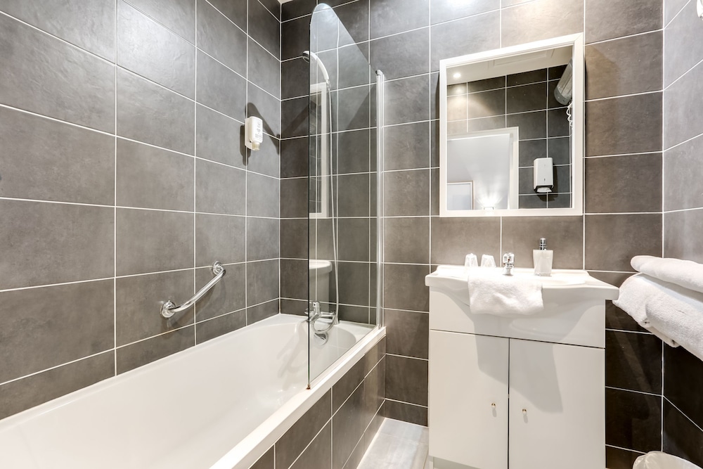 Quadruple Room (Suite for 4 per) photo 2