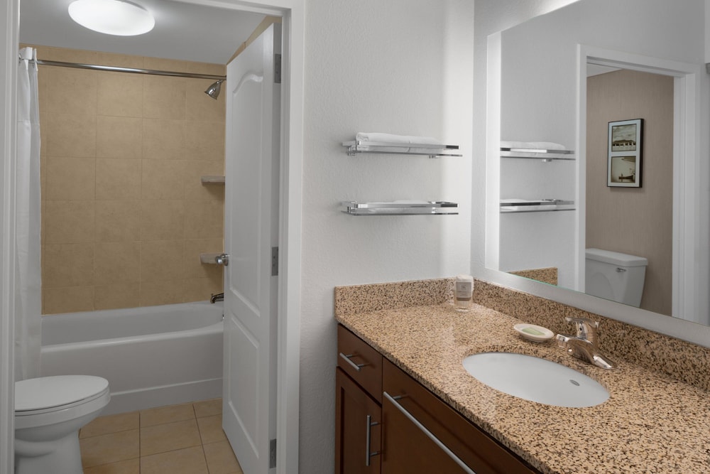 Suite, 1 Bedroom - Photo 7
