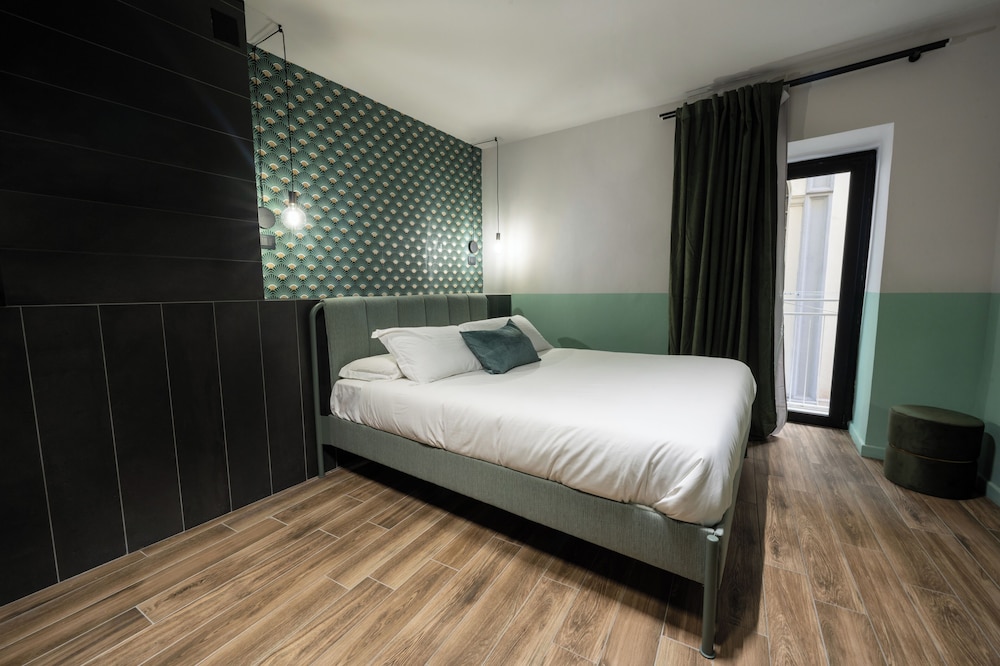 Deluxe Quadruple Room, Balcony