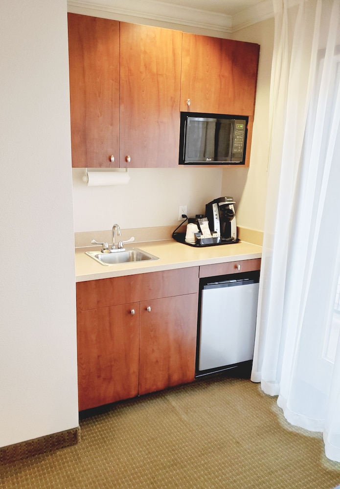 Suite, 1 King Bed with Sofa bed (Living Area) - Photo 3